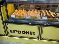 -85度C(生甜甜圈研究工坊·上海平凉店)