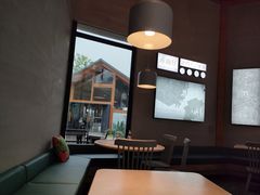 靠窗位-赤面仔(麓湖美食岛店)