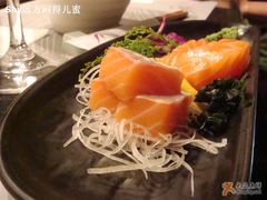 前面三块就是传说中的三文鱼腹-尚水长廊铁板烧(荣祥广场店)