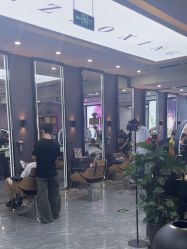 -藤野造型烫染·漂发