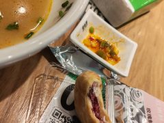 -蒙自源米线大王(花园城商场店)