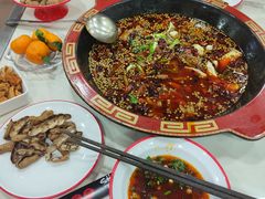 -烧哥美蛙肥肠鱼火锅·十五年社区店