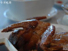 烤乳鸽特写-御花园·粤菜·海鲜火锅(中山公园店)
