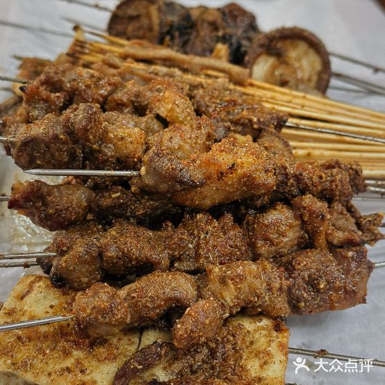 小郝烧烤(桓谭路店)