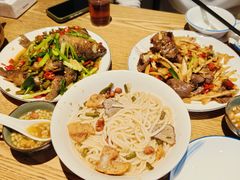 -牛八宝桂林米粉(八里庄店)