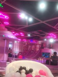 -卡通尼乐园(绿地缤纷城店)