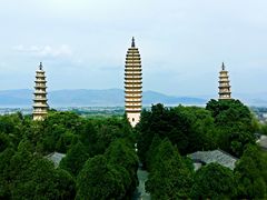 -三塔倒影公园