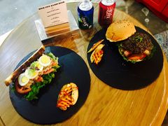 -HIGH FIVE哈福手工汉堡(桂林路店)