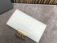 -Alexander McQueen(远洋太古里店)