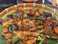 -云海肴·汽锅鸡·云南菜(天山百盛优客店)