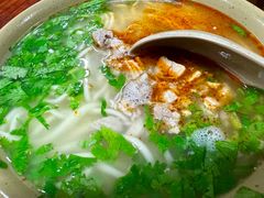 -亮亮面馆(经六路店)