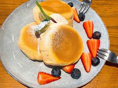 莓果奶油芝士舒芙蕾松饼-UPPER KITCHEN(延安路店)