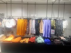 -URBAN REVIVO(欢乐海岸购物中心店)