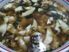 酸菜豆腐汤-恋拐子油爆虾·家常菜