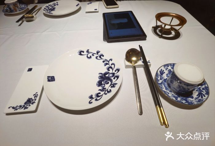 耳朵眼会馆(鼓楼店)餐具摆设图片