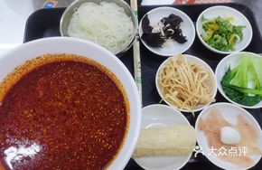 Rice Noodles with Crispy Tofu Rolls