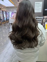 -藤野造型烫染·漂发