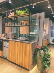-Mentor Hair Salon