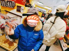 -m豆巧克力世界(上海世茂广场店)