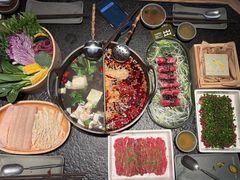 -三出山火锅(南京万象天地店)