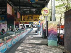 -三亚火车头万人海鲜广场