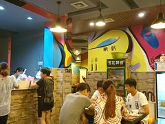 大堂-郑贵初烧烤·烤凤爪的发明者(王家湾店)