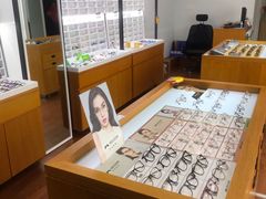 -视野联行眼镜•蔡司•依视路(温江店)