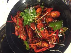 -虾弄弄海派小龙虾·牛羊蝎子火锅