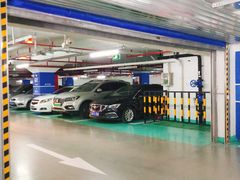 -龙湖天街-停车场