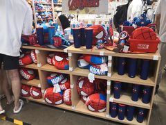 -名创优品(北京新中关购物中心地铁层店)