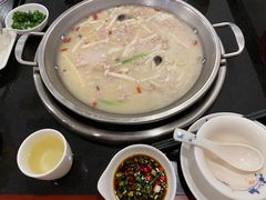 -老来福·非遗酸汤兔(凯旋路店)