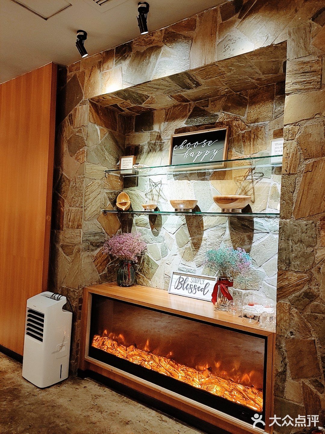 『 Y+PLUS韦铂斯餐吧 』