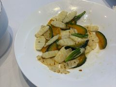 -香山湖渔家大院