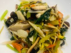 -江宴渔村·鱼鲜土菜(紫荆广场店)