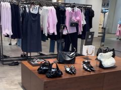 -URBAN REVIVO(上海中庚漫游城店)