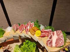 -山川小町·极番烧肉(新地假日广场店)