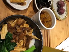 支竹焖牛腩-72街红烧排骨饭(海珠丽影广场店)