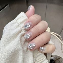 -花系美·美甲美睫精品店