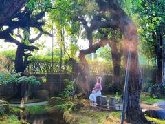 -Chom Cafe and Restaurant