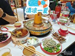 -毛辣果·贵州红酸汤牛肉火锅(西单店)