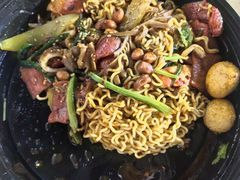 -愉肴麻辣香锅(中北镇店)