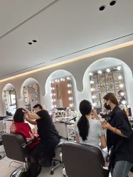 -红馆妆造(中央大街店)