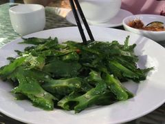 -亚龙湾亚泰商业街