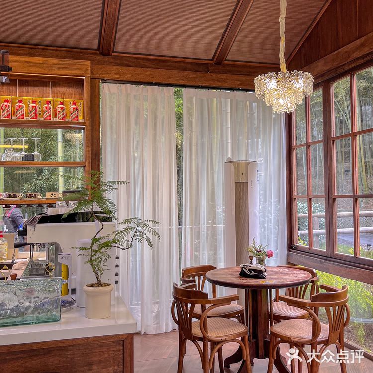 湖州探店｜藏在山里的花园餐厅，美食拍照都超棒