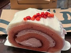 草莓红丝绒瑞士卷-星巴克(广州南站3层-A5口店)
