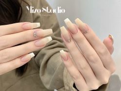 -悦指间美甲美睫