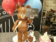 -LINE FRIENDS Garosu-gil Flagship Store