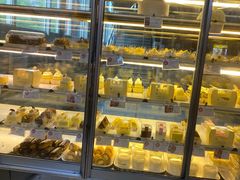 面包甜点陈列柜-凯司令西点房(虹桥路站店)