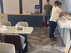 -华海酒店(茂名高铁站店)