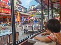 -刘姐啤酒鱼民族演艺餐厅(西街总店)